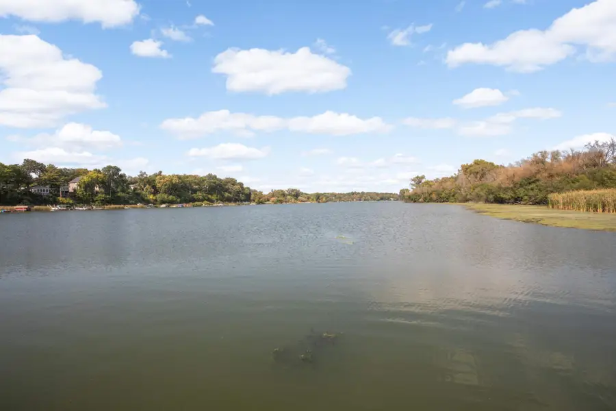 1304 W Medicine Lake Drive #202, Plymouth, MN 55441 - #3