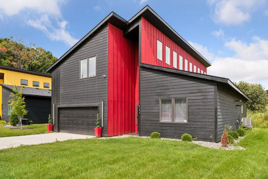 1021 Gardner Street E, Wayzata, MN 55391 - Image #2