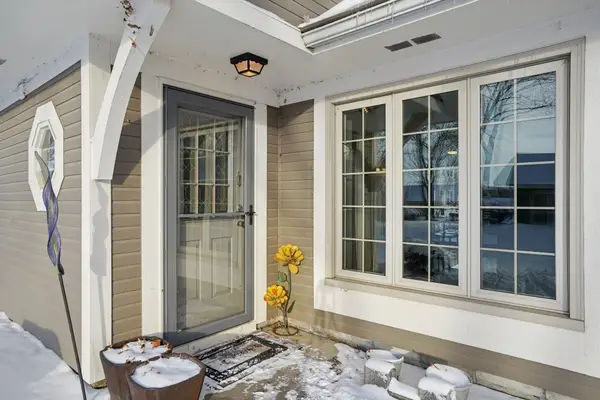 18 Somerset Drive, Waconia, MN 55387