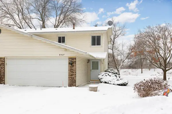 8527 W 97th Street Circle, Bloomington, MN 55438