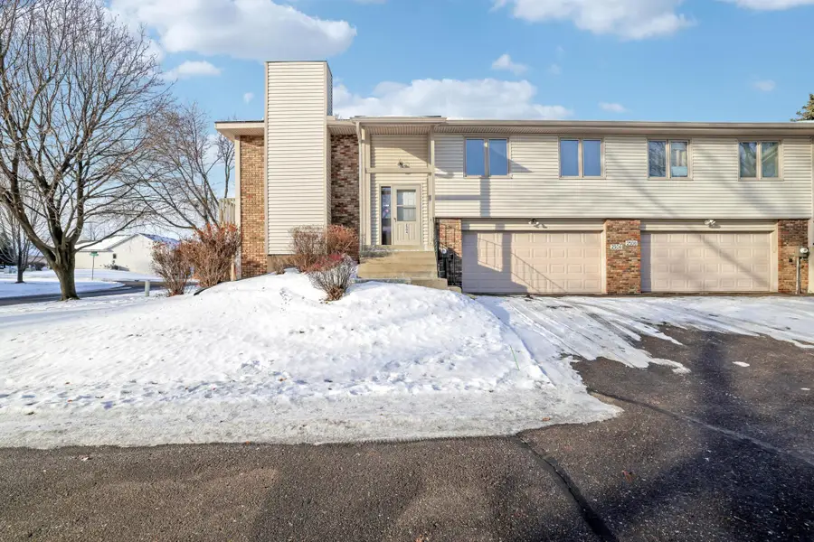 2504 Rose Avenue E, Maplewood, MN 55119 - Image #3