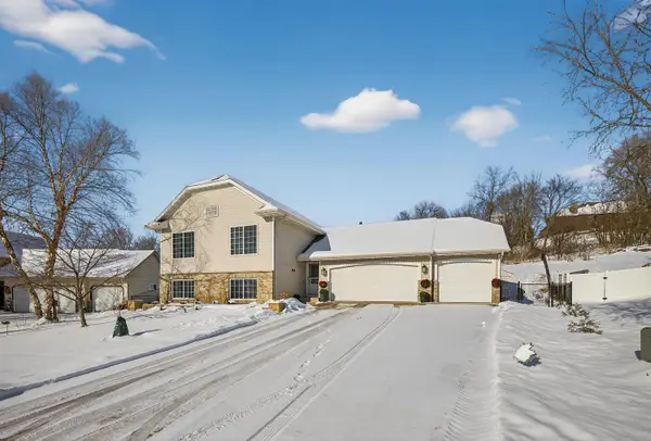 832 Balsam Court Ne, Pine Island, MN 55963