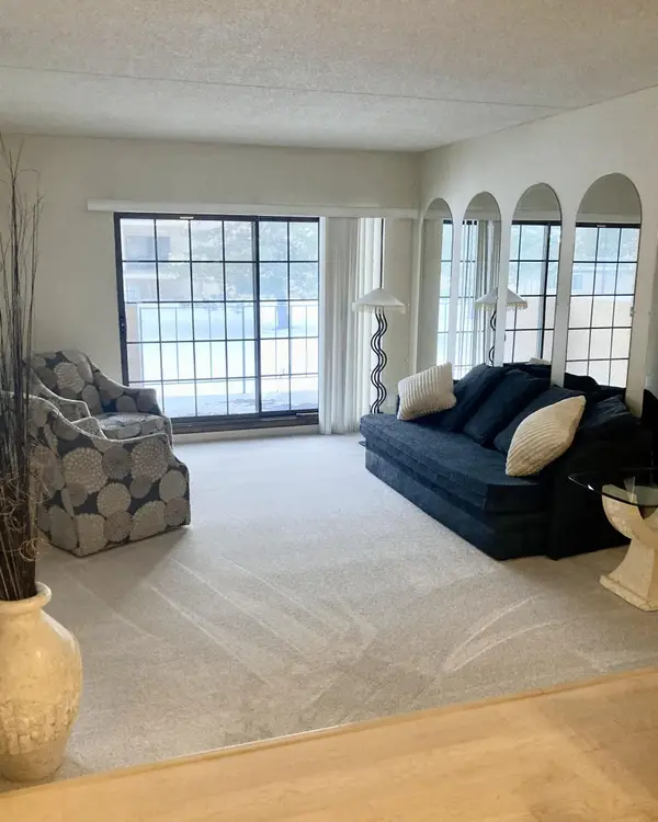 6730 Vernon Avenue S #107, Edina, MN 55436