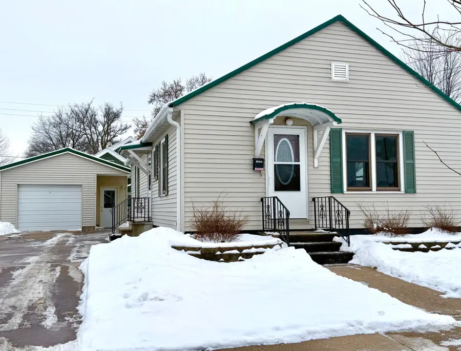 1099 Gale Street, Winona, MN 55987 - Image #2
