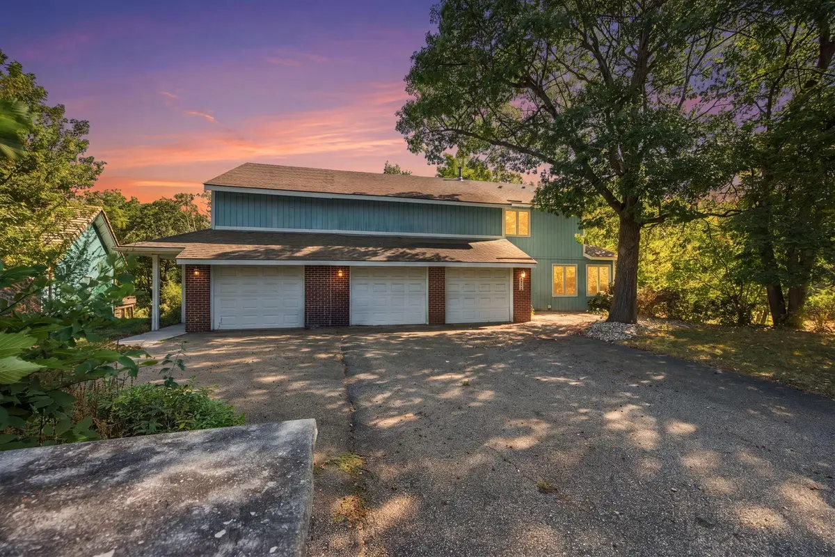 8031 Tierneys Woods Curve, Bloomington, MN 55438 - #1