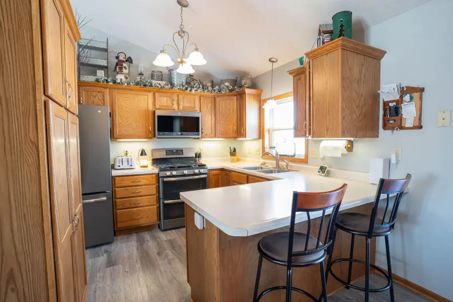 210 8th Avenue Nw, Plainview, MN 55964 - Image #2