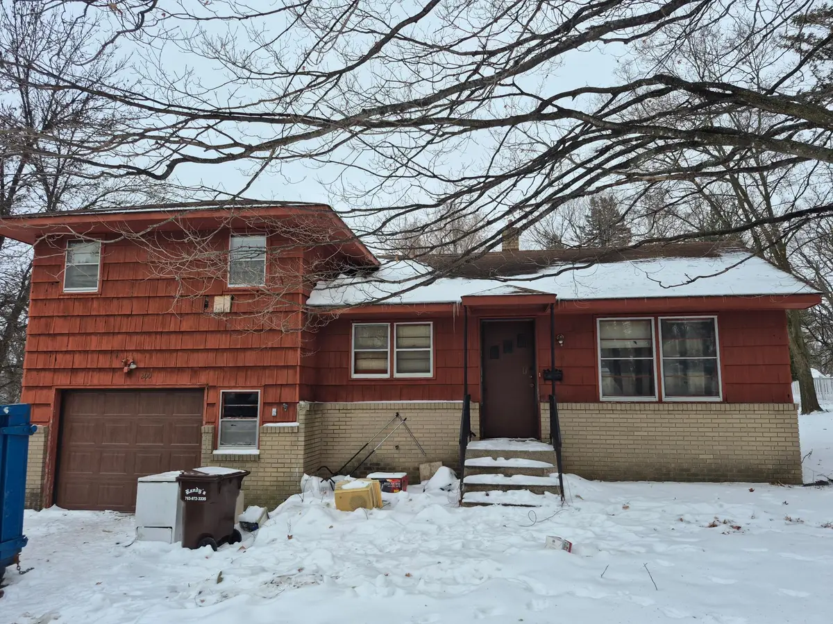 200 6th Avenue S, Buffalo, MN 55313 - #1