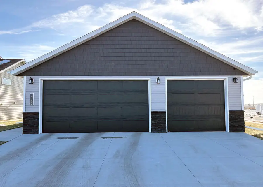2992 74th Avenue S, Fargo, ND 58104 - #3