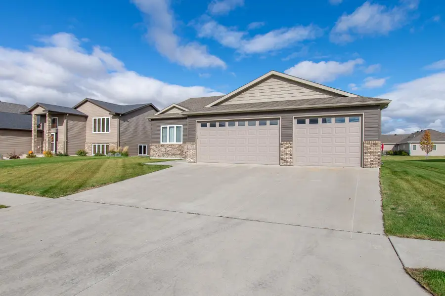 1220 Legion Lane W, West Fargo, ND 58078 - Image #2