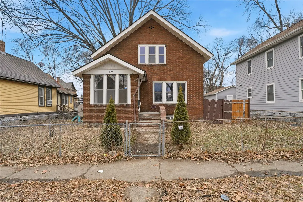 107 Winnipeg Avenue, Saint Paul, MN 55117 - #1