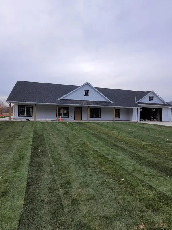 19590 University Avenue Nw, Oak Grove, MN 55011