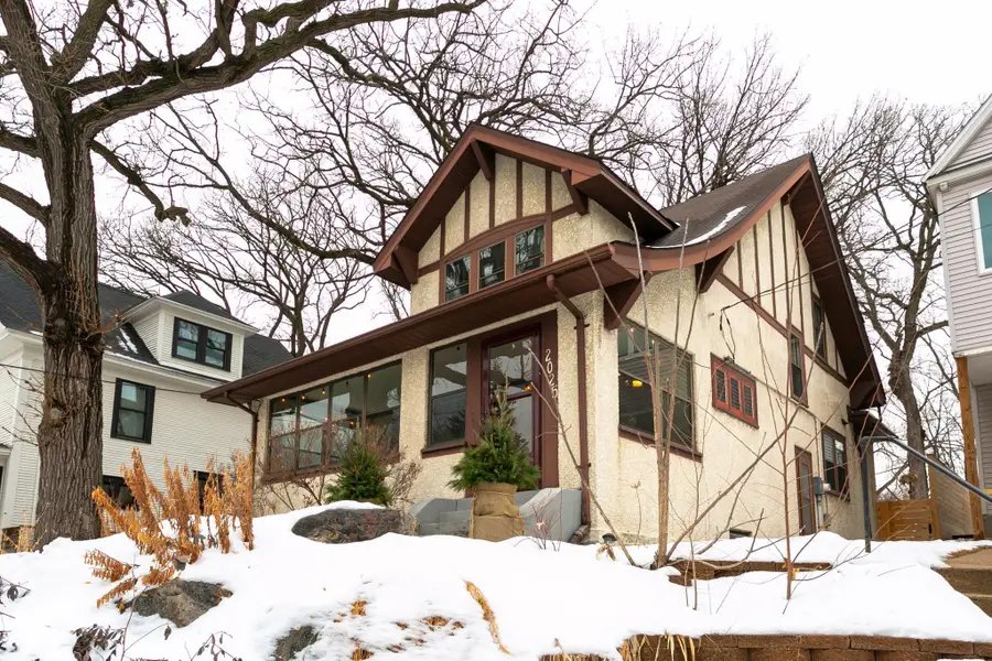 2025 Franklin Avenue Se, Minneapolis, MN 55414 - Image #3