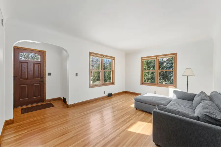 1285 Roselawn Avenue W, Roseville, MN 55113 - #3