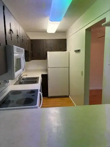 4100 Parklawn Avenue #218, Edina, MN 55435