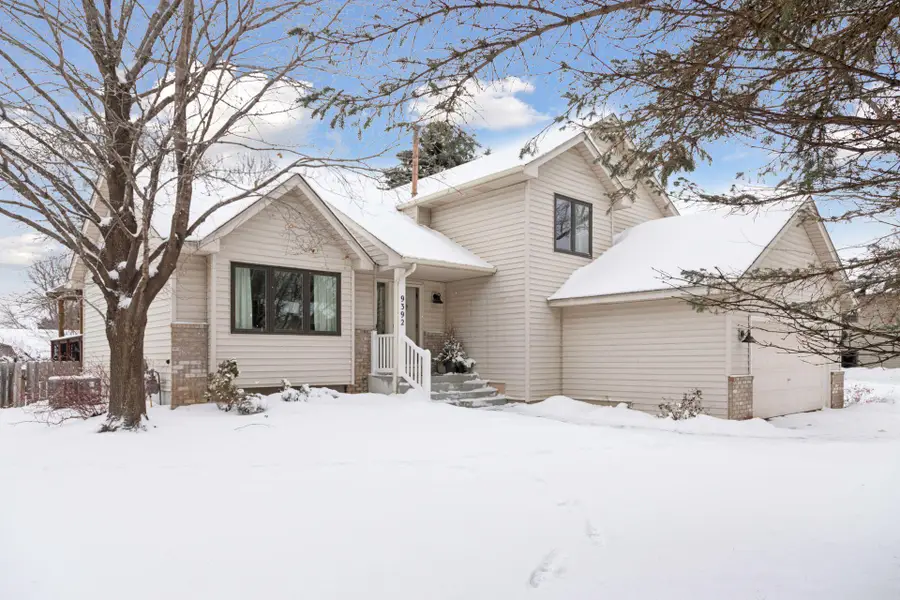 9392 Cortland Road, Woodbury, MN 55125 - Image #2