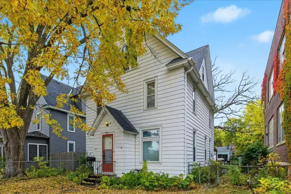 1810 Dupont Avenue N, Minneapolis, MN 55411