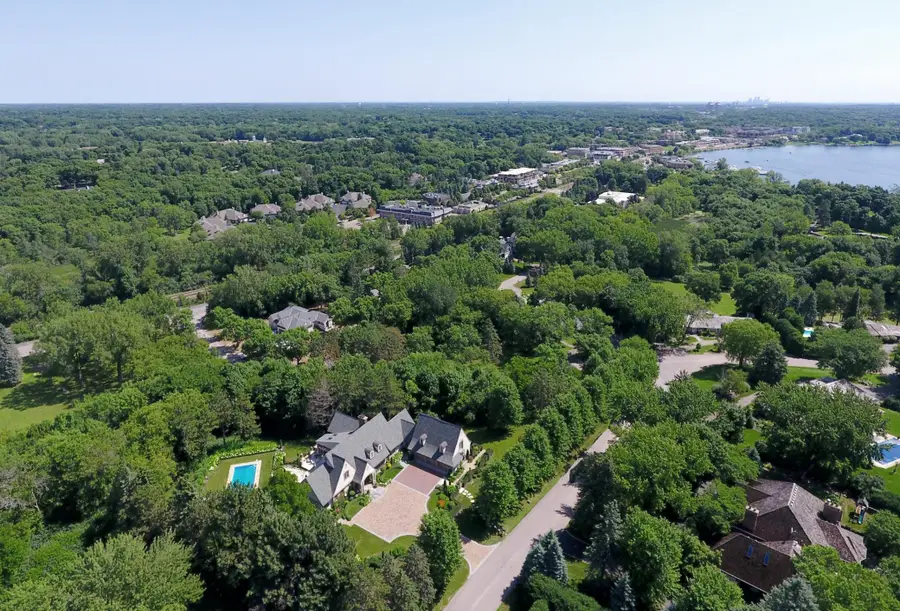 325 Highcroft Lane, Wayzata, MN 55391 - Image #2