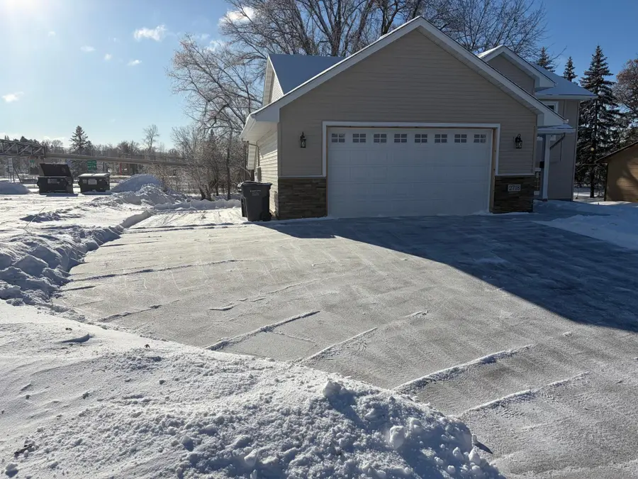 2718 16th Avenue E, Saint Paul, MN 55109 - Image #2