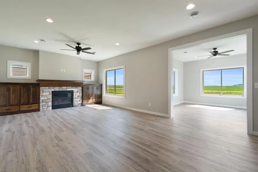1534 9th Avenue Sw, Hutchinson, MN 55350 - #3