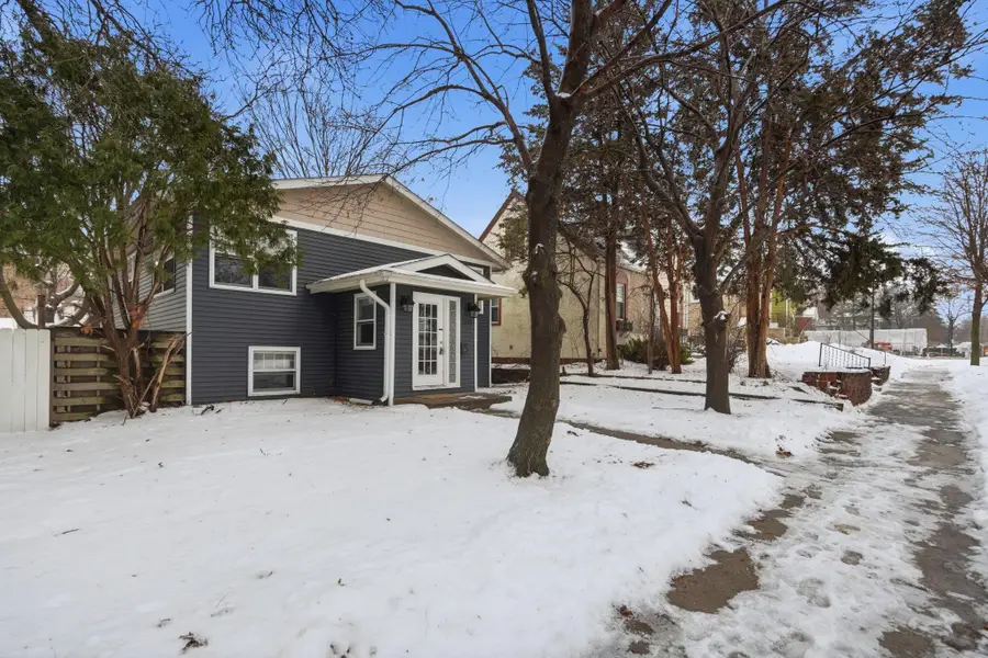 3218 Washburn Avenue N, Minneapolis, MN 55412 - #3