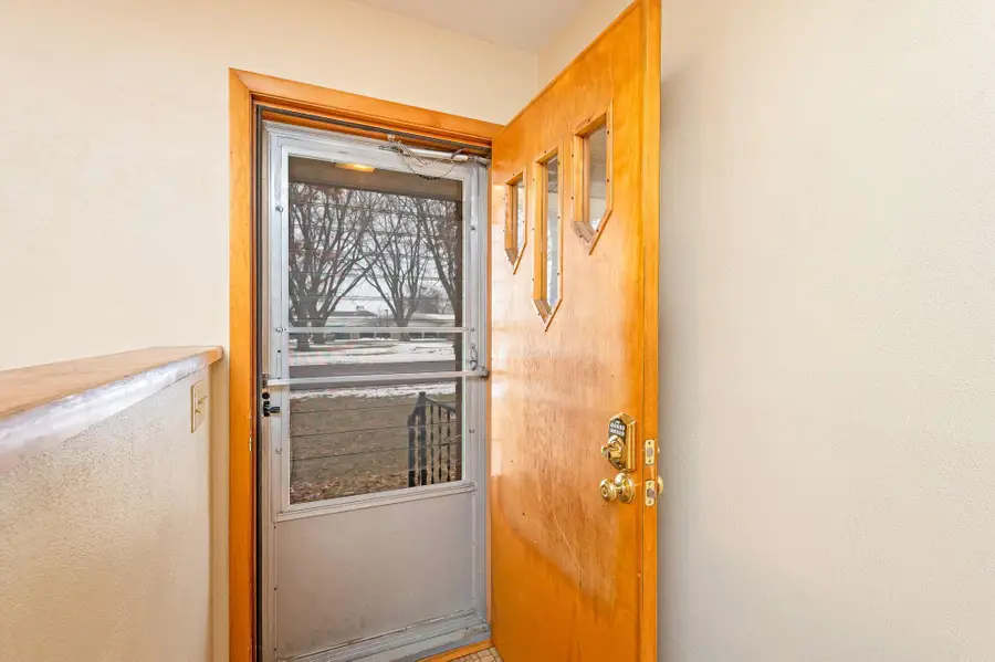 1228 S Ramsey Street, Blue Earth, MN 56013 - Image #2