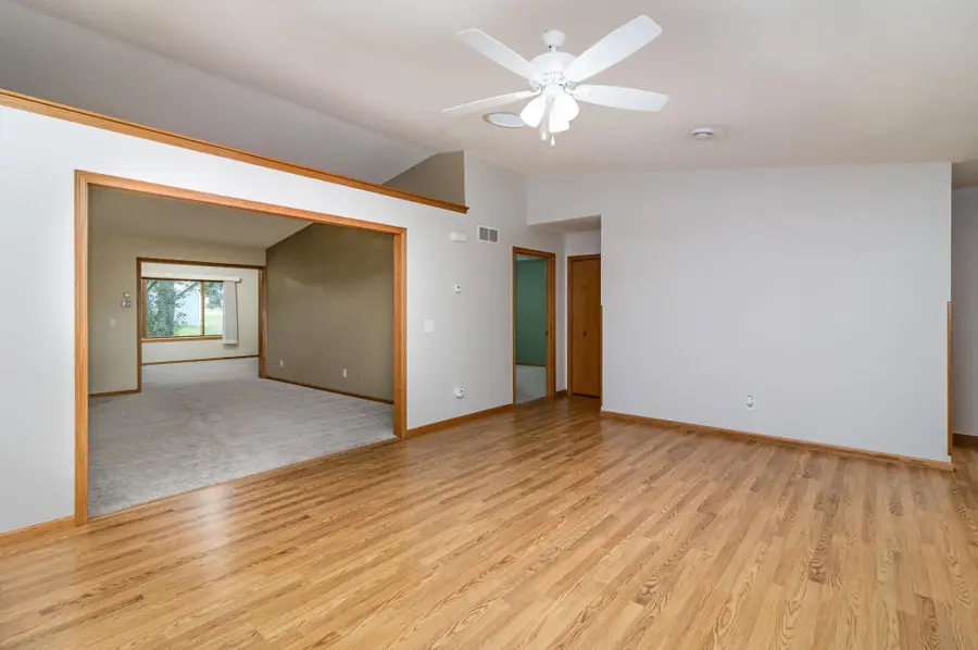 218 6th Street Ne, Montgomery, MN 56069 - #3