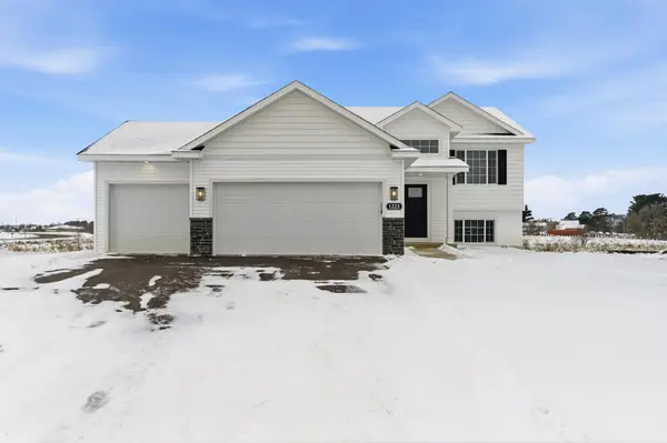 1223 Woods Road Ne, Isanti, MN 55040