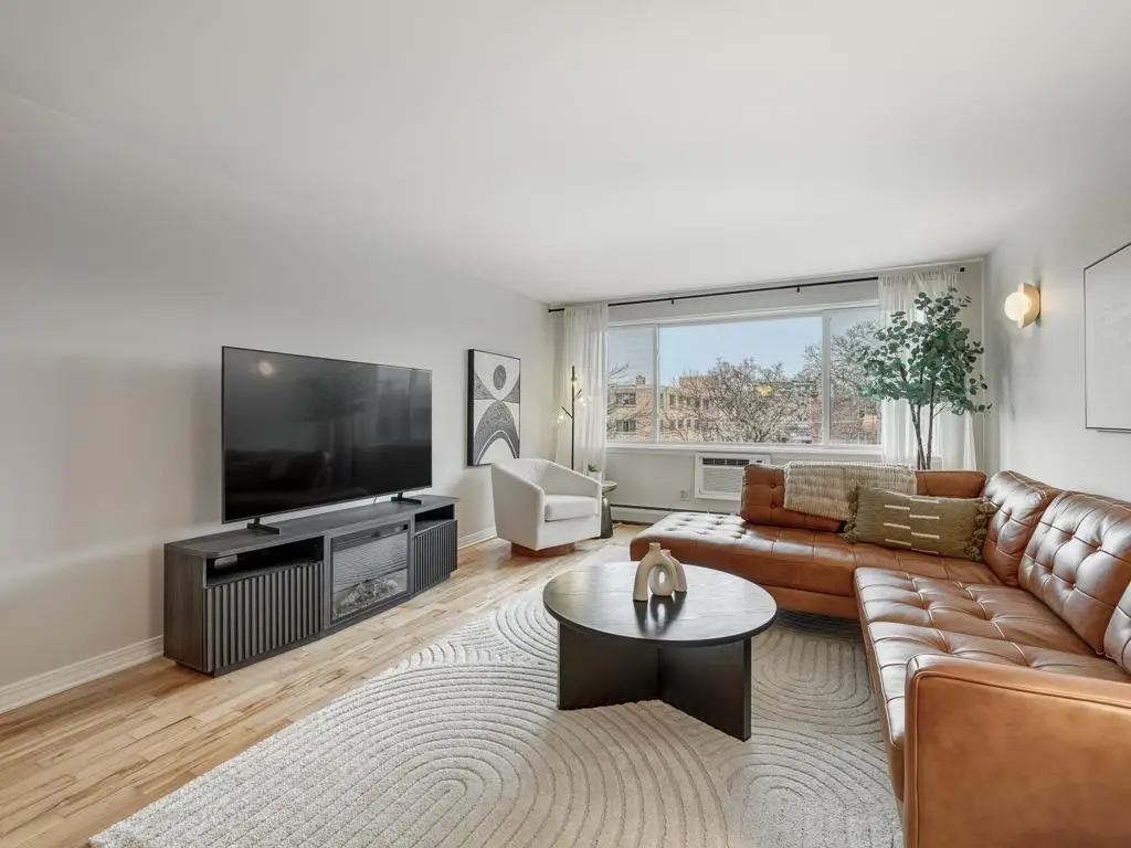 2700 W 44th Street #402, Minneapolis, MN 55410 - Image #1