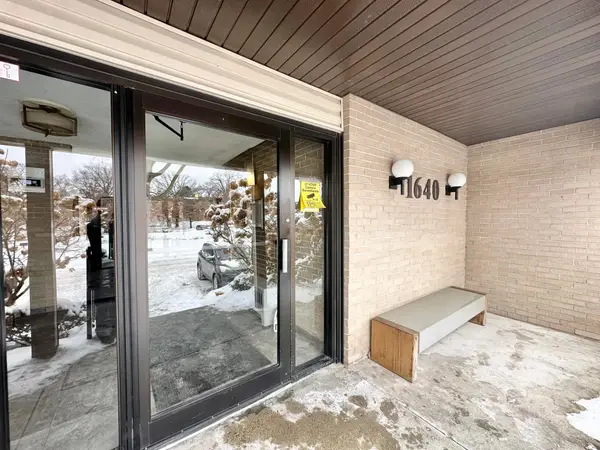 1640 Highway 36 W #345, Roseville, MN 55113