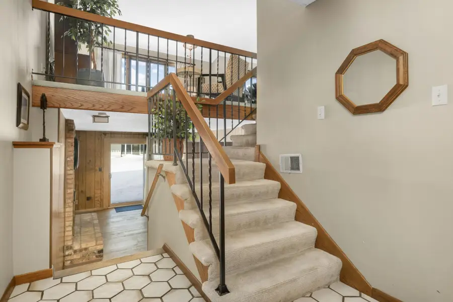 5339 Hyland Place, Bloomington, MN 55437 - Image #2