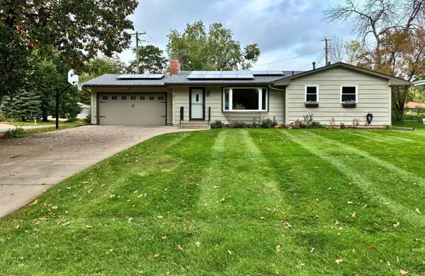 91 65 1/2 Way Ne, Fridley, MN 55432