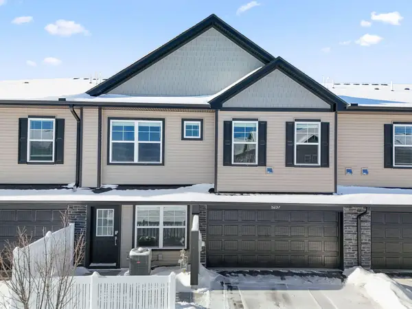 5237 Long Pointe Pass, Woodbury, MN 55129