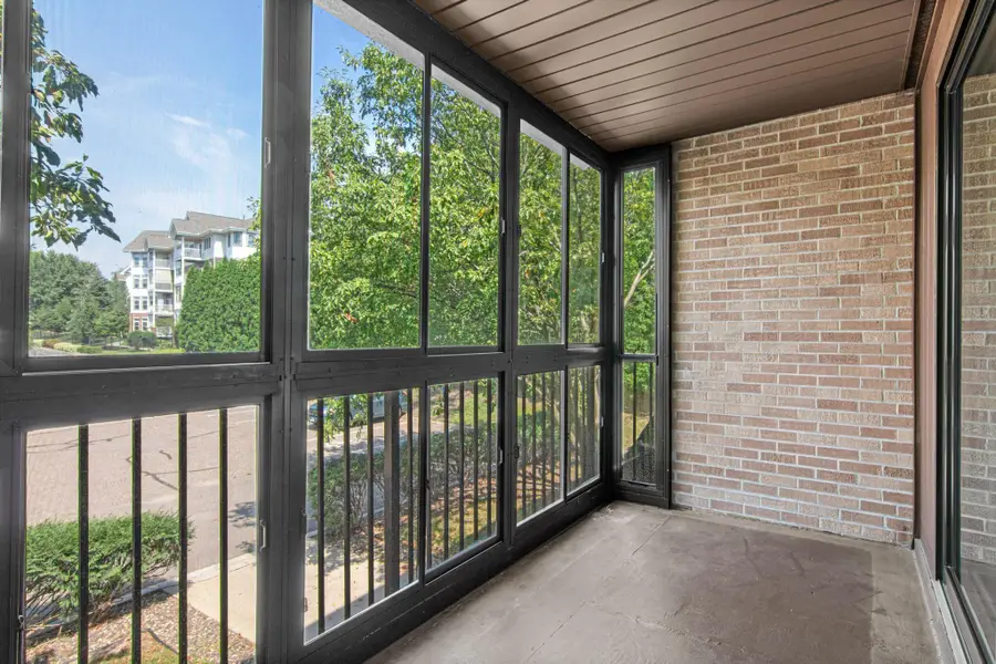 2670 Oxford Street N #230, Roseville, MN 55113 - #2