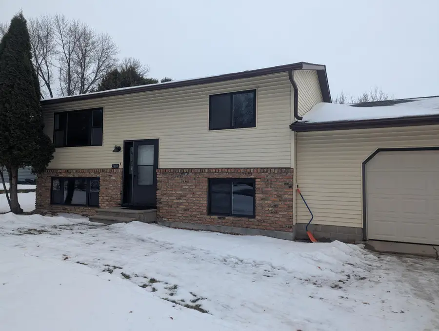 2408 21st Avenue Sw, Willmar, MN 56201 - #2