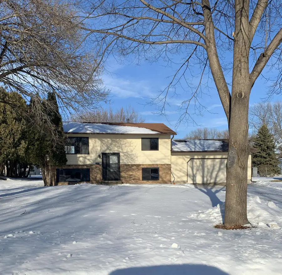 2408 21st Avenue Sw, Willmar, MN 56201 - #3