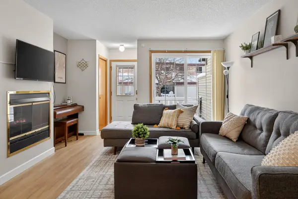 4065 Wilshire Circle #8, Shoreview, MN 55126