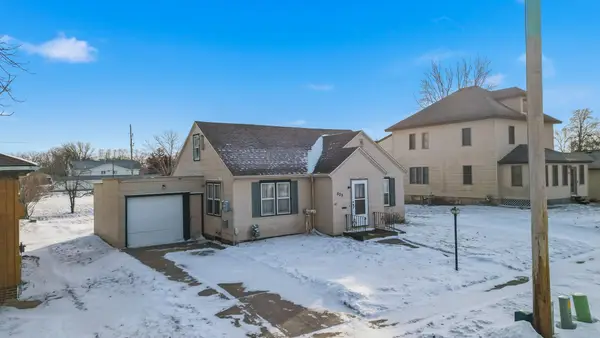 809 3rd Street Sw, Waseca, MN 56093