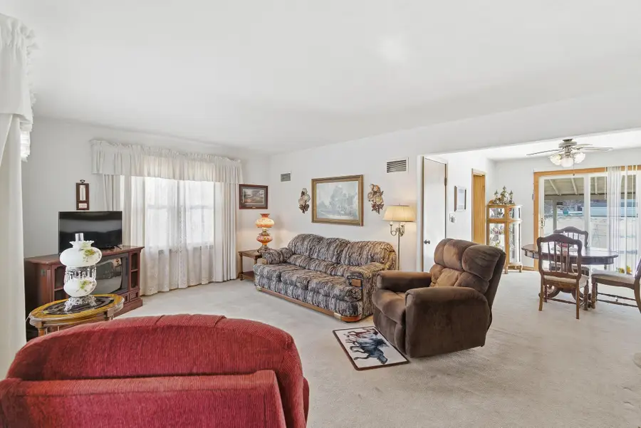 809 3rd Street Sw, Waseca, MN 56093 - Image #2