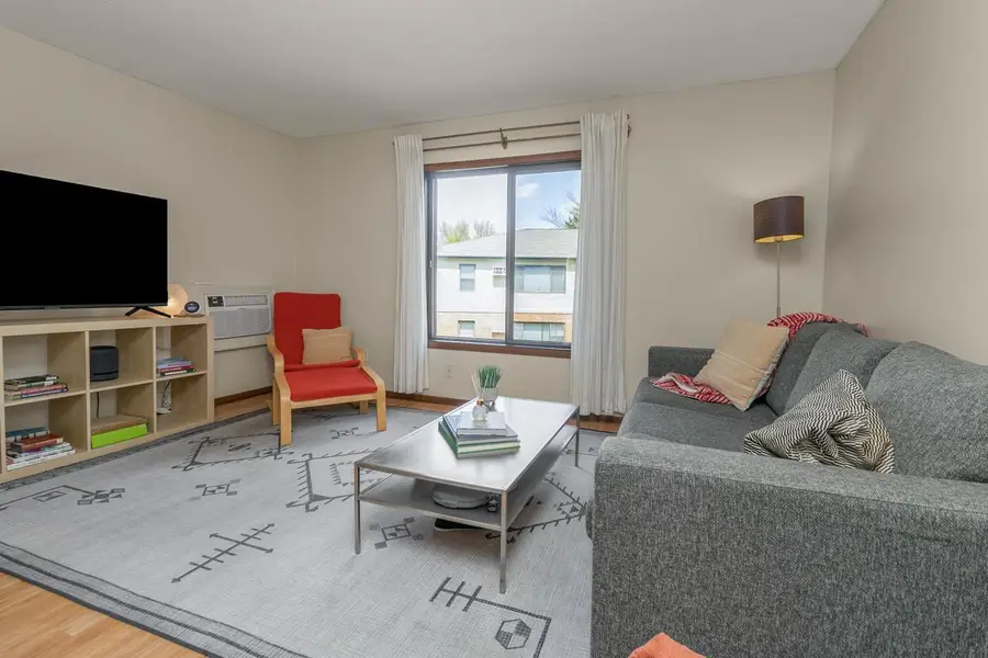 1643 Dunlap Street N #4, Saint Paul, MN 55108 - #3