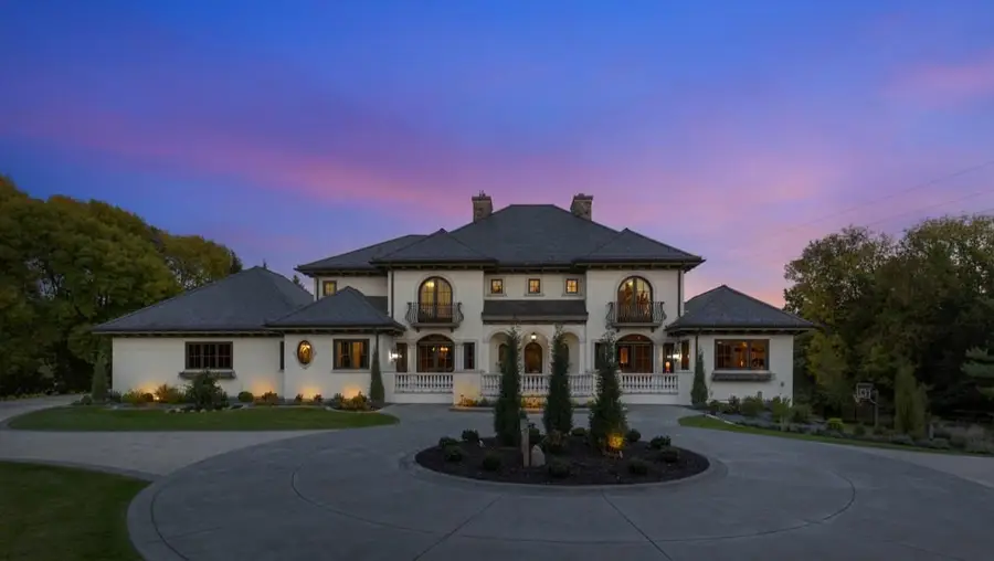 1560 Hunter Drive, Wayzata, MN 55391 - Image #2