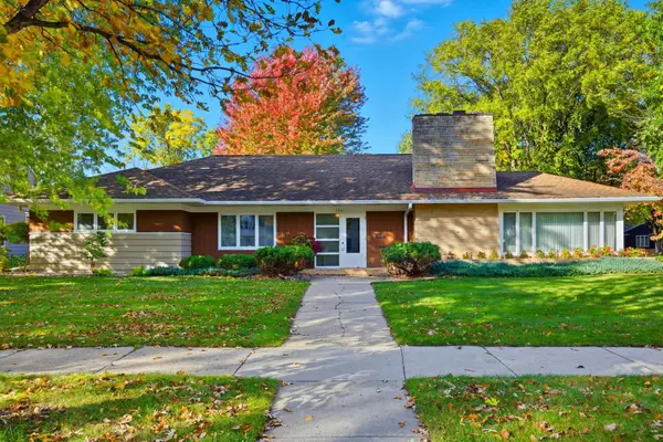 1601 9th Street S, Fargo, ND 58103