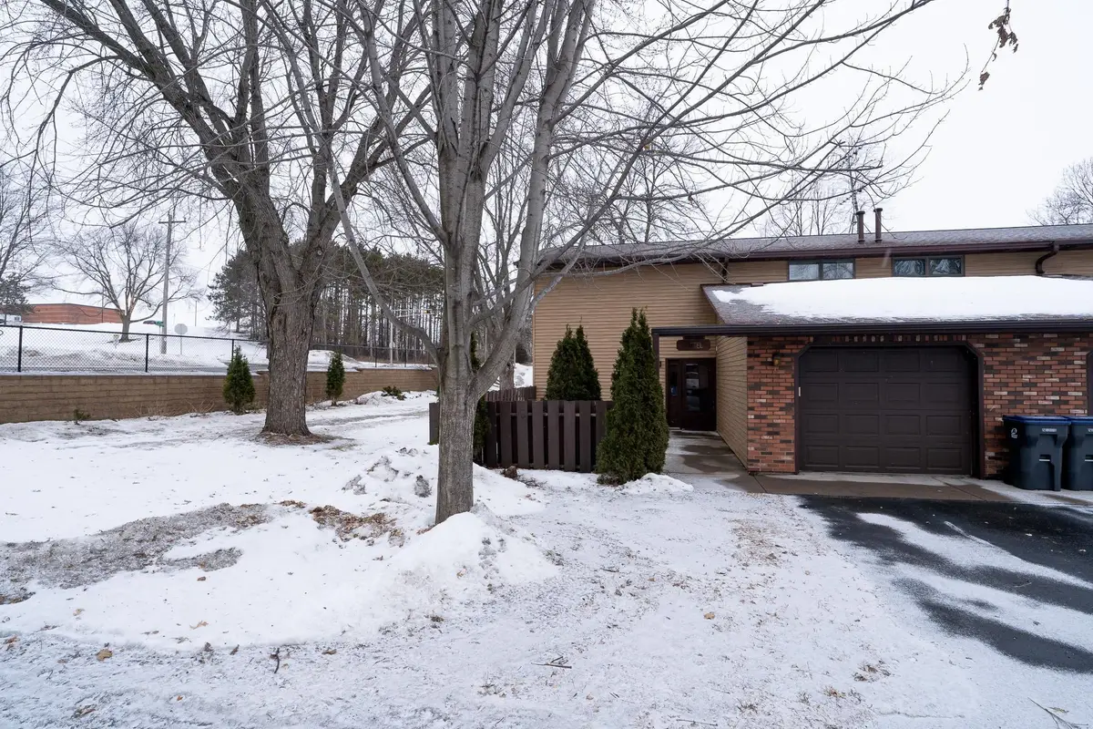 434 E 11th Street #L, New Richmond, WI 54017 - Image #1