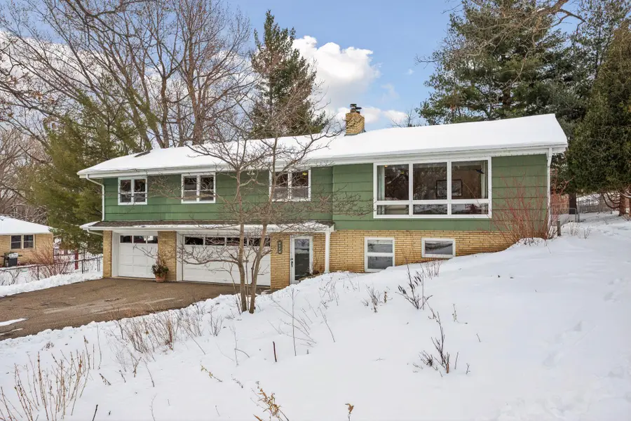 3974 Fairview Avenue N, Arden Hills, MN 55112 - #3