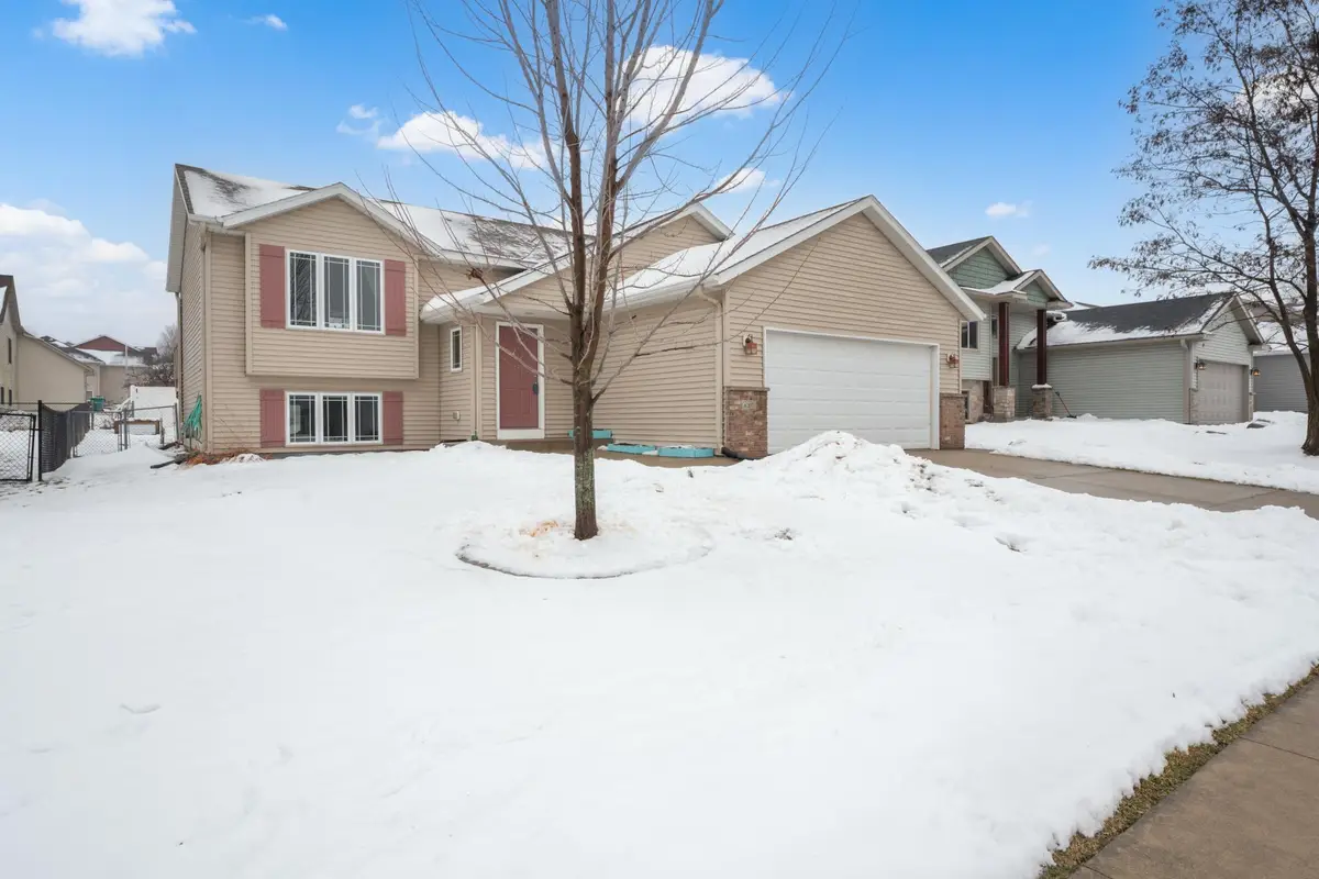 6207 Hillsboro Drive Nw, Rochester, MN 55901 - Image #1