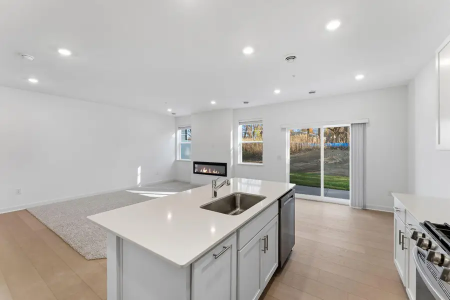 10525 Harbor Lane N, Maple Grove, MN 55369 - Image #2