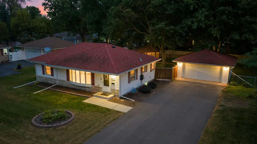 6216 Winnetka Avenue N, Brooklyn Park, MN 55428 - #2