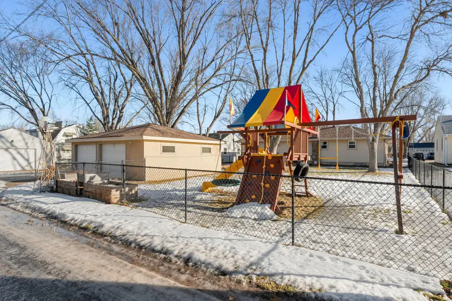 914 Lewis Street S, Shakopee, MN 55379 - Image #2