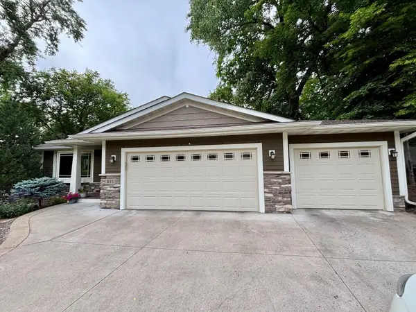 845 Palm Court, Maplewood, MN 55109