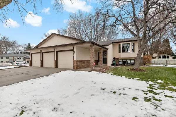 1729 Presidential Lane, Shakopee, MN 55379