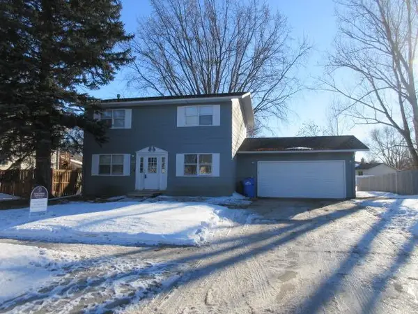 206 32nd Avenue N, Fargo, ND 58102